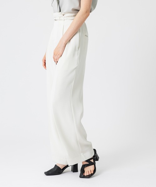 UNITED TOKYO（ユナイテッドトウキョウ）の「セミワンタックワイドパンツ（その他パンツ・レディース・ブルー/アイボリー/ブラック・3/2/1）」の7枚目の写真