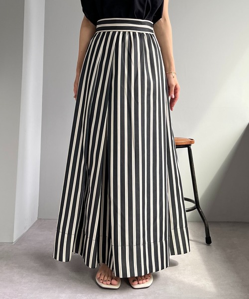 CAPRICIEUX LE'MAGE(カプリシューレマージュ)の「ストライプタックギャザースカート(スカート・レディース・ブラック/ベージュ・FREE)」の3枚目の写真
