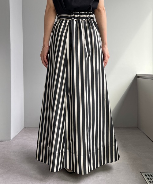CAPRICIEUX LE'MAGE(カプリシューレマージュ)の「ストライプタックギャザースカート(スカート・レディース・ブラック/ベージュ・FREE)」の5枚目の写真