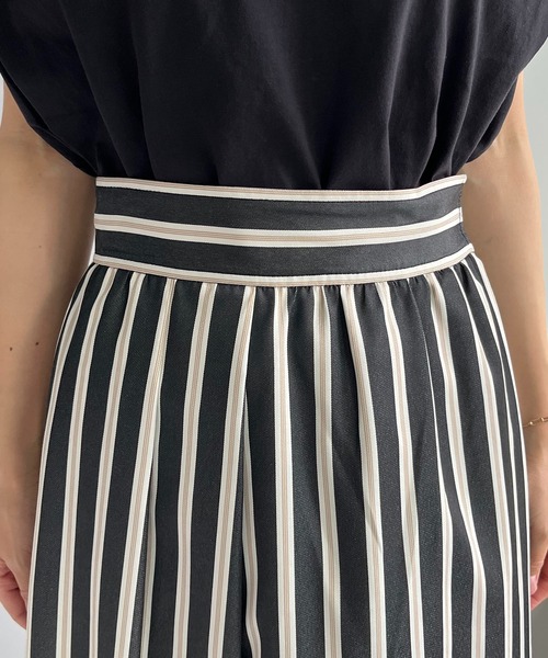 CAPRICIEUX LE'MAGE(カプリシューレマージュ)の「ストライプタックギャザースカート(スカート・レディース・ブラック/ベージュ・FREE)」の7枚目の写真