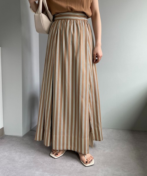 CAPRICIEUX LE'MAGE(カプリシューレマージュ)の「ストライプタックギャザースカート(スカート・レディース・ブラック/ベージュ・FREE)」の13枚目の写真