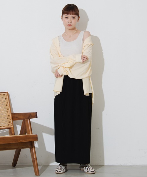 MERLOT(メルロー)の「プリーツナロースカート(スカート・レディース・ブラック/グリーン/ピンク・FREE)」の4枚目の写真