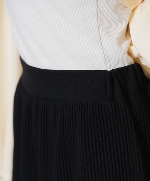 MERLOT(メルロー)の「プリーツナロースカート(スカート・レディース・ブラック/グリーン/ピンク・FREE)」の11枚目の写真