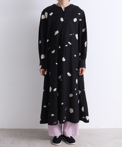 yuni（ユニ　）の「Cotton Cupra ルナファ paint dot skipper ワンピース（ワンピース・レディース・ブラック/グリーン・FREE）」の9枚目の写真