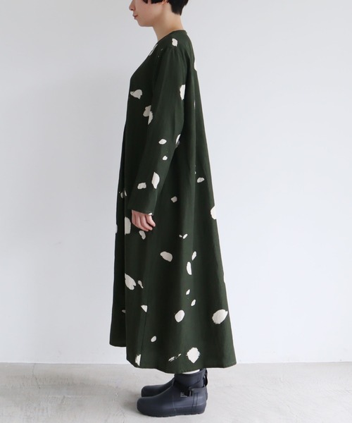 yuni（ユニ　）の「Cotton Cupra ルナファ paint dot skipper ワンピース（ワンピース・レディース・ブラック/グリーン・FREE）」の21枚目の写真