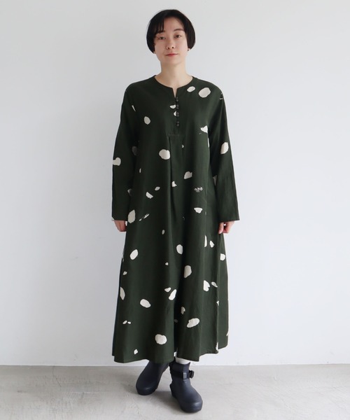 yuni（ユニ　）の「Cotton Cupra ルナファ paint dot skipper ワンピース（ワンピース・レディース・ブラック/グリーン・FREE）」の17枚目の写真