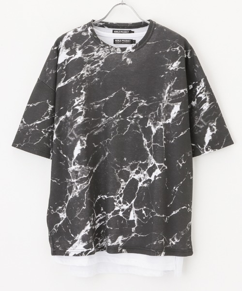 Mac-House(マックハウス)の「着回し自在!ゆったりシルエット 総柄Tシャツ+タンクトップ+アクセサリーの3点セット(Tシャツ/カットソー・メンズ・ブラック/グレイッシュベージュ/グレー・L/M)」の2枚目の写真