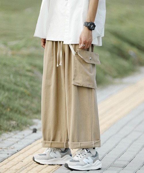 neos（ネオス）の「【neos -addictive design-】ルーズシルエット ビッグカーゴポケット バッグ付き ワイド パンツ（カーゴパンツ・メンズ・ブラック/ベージュ/カーキ・MEDIUM/LARGE/X-LARGE）」の3枚目の写真