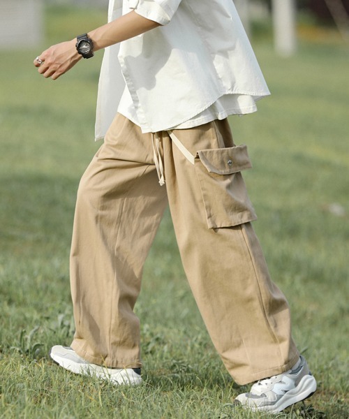 neos（ネオス）の「【neos -addictive design-】ルーズシルエット ビッグカーゴポケット バッグ付き ワイド パンツ（カーゴパンツ・メンズ・ブラック/ベージュ/カーキ・MEDIUM/LARGE/X-LARGE）」の8枚目の写真