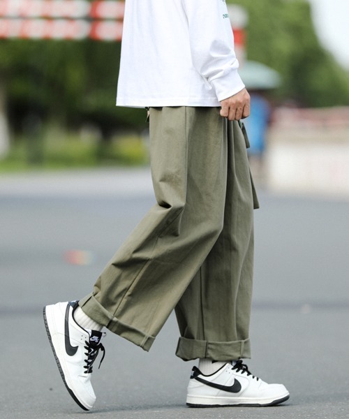 neos（ネオス）の「【neos -addictive design-】ルーズシルエット ビッグカーゴポケット バッグ付き ワイド パンツ（カーゴパンツ・メンズ・ブラック/ベージュ/カーキ・MEDIUM/LARGE/X-LARGE）」の13枚目の写真