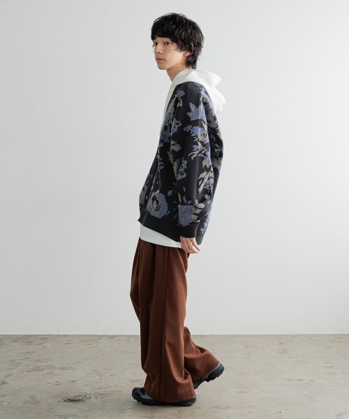 LOWRYS FARM（ローリーズファーム）の「フラワージャガードカーデ　353970（カーディガン/ボレロ・メンズ・グレー/ネイビー/ブルー系その他/グレー系その他/ブルー系その他2/ブラック系その他/グレー系その他2/グレー系その他3/グリーン/グレー系その他4/グレー系その他5/ベージュ/ライトグレー/チャコールグレー/ブラック/ブラウン/グリーン系その他・FREE）」の21枚目の写真