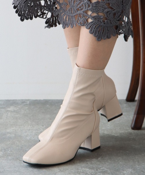 BLUEEAST(ブルーイースト)の「ストレッチショートブーツ(ブーツ・レディース・ブラック/アイボリー/ベージュ・LARGE/X-LARGE/MEDIUM)」の13枚目の写真