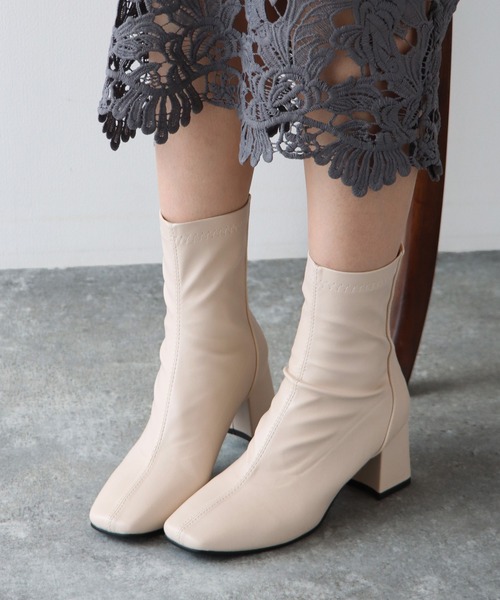 BLUEEAST(ブルーイースト)の「ストレッチショートブーツ(ブーツ・レディース・ブラック/アイボリー/ベージュ・LARGE/X-LARGE/MEDIUM)」の15枚目の写真