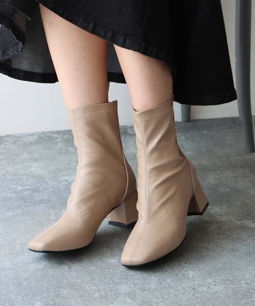 BLUEEAST(ブルーイースト)の「ストレッチショートブーツ(ブーツ・レディース・ブラック/アイボリー/ベージュ・LARGE/X-LARGE/MEDIUM)」の21枚目の写真