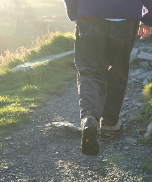 MANASTASH（マナスタッシュ）の「MANASTASH/マナスタッシュ　8W COCOON PANT 8Wコクーンパンツ（チノパンツ・メンズ・ブラック/ダークブラウン/グレー・MEDIUM/LARGE）」の6枚目の写真