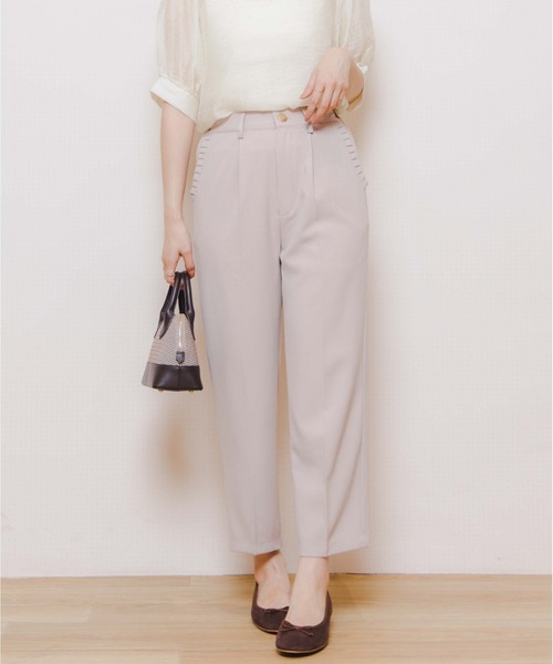 flower（フラワー）の「スモーキーテーパードパンツ（スラックス・レディース・ブラウン/ベージュ・FREE）」の2枚目の写真