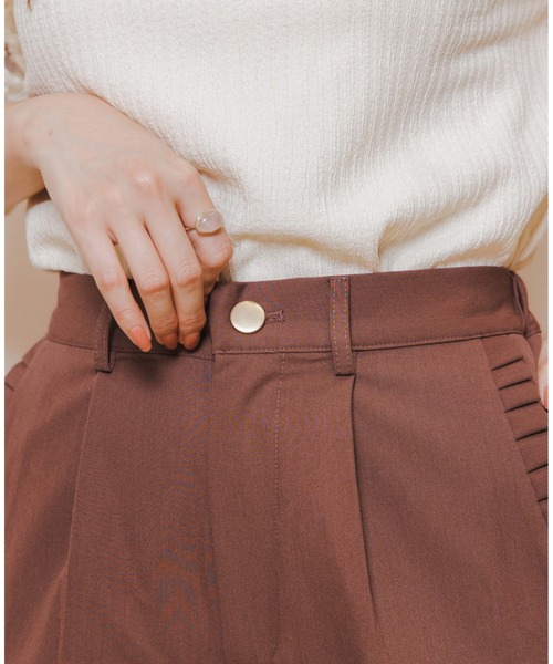 flower（フラワー）の「スモーキーテーパードパンツ（スラックス・レディース・ブラウン/ベージュ・FREE）」の3枚目の写真