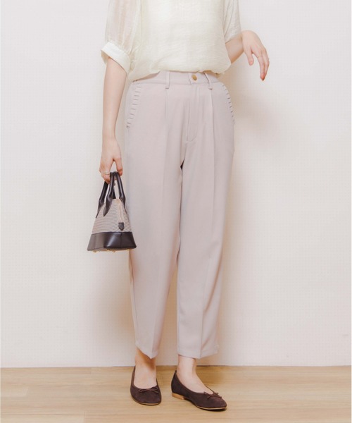 flower（フラワー）の「スモーキーテーパードパンツ（スラックス・レディース・ブラウン/ベージュ・FREE）」の19枚目の写真