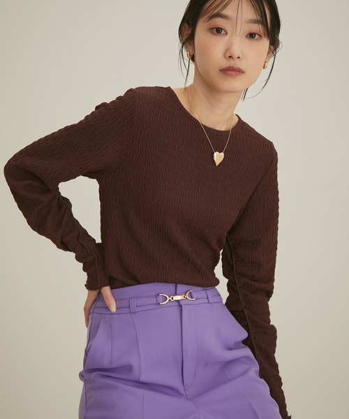 VIS(ビス)の「【洗える】膨れシャーリング調ギャザースリーブトップス(Tシャツ/カットソー・レディース・ブラック/ダークブラウン/ミント/キナリ・FREE)」の5枚目の写真