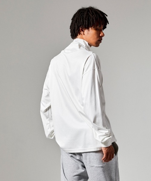 penguin BY MUNSINGWEAR(ペンギン バイ マンシングウェア)の「ビッグシルエットタートルネックシャツ 長袖 メンズ ウェア ポロシャツ ポロ ライフスタイル カジュアル スポーツウェア マンシング(シャツ/ブラウス・メンズ・ホワイト/ブラック・LARGE/X-LARGE/MEDIUM/SMALL)」の4枚目の写真