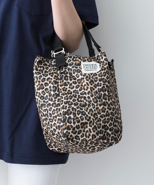 FREDRIK PACKERS（フレドリックパッカーズ）の「【FREDRIK PACKERS】 / フレドリックパッカーズ　MISSION TOTE XS　2WAYミニトート　ショルダー付（ハンドバッグ・レディース・ブラック/ベージュ/グレー/レオパード/オリーブ/マルチ・FREE）」の12枚目の写真
