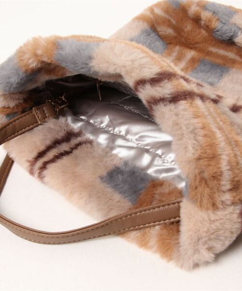 KOBE LETTUCE(コウベレタス)の「2wayファー巾着ミニバッグ(ショルダーバッグ・レディース・ピンク系/ブラウン系その他/アイボリー/モカ/レオパード/ブラウン系その他2/グリーン系/グレー・FREE)」の13枚目の写真