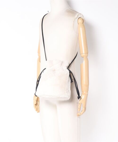 KOBE LETTUCE(コウベレタス)の「2wayファー巾着ミニバッグ(ショルダーバッグ・レディース・ピンク系/ブラウン系その他/アイボリー/モカ/レオパード/ブラウン系その他2/グリーン系/グレー・FREE)」の14枚目の写真