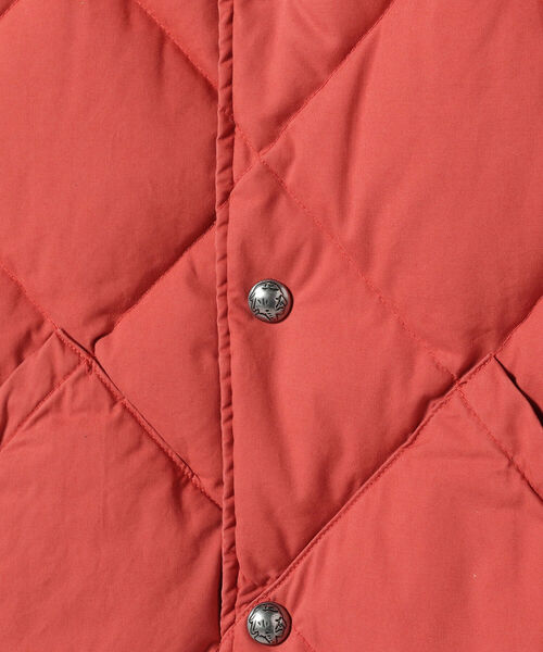 REMI RELIEF(レミレリーフ)の「REMI RELIEF × BEAMS PLUS / 別注 Down Vest(ベスト・メンズ・ブルー/オレンジ・SMALL/MEDIUM/LARGE/X-LARGE)」の8枚目の写真