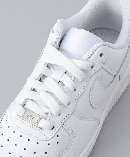 NIKE（ナイキ）の「NIKE/ナイキ WOMENS AIR FORCE 1 07/ウィメンズエアフォース1 07（スニーカー・レディース・ホワイト・23.0cm/22.5cm/25.0cm/23.5cm/24.5cm/24.0cm）」の8枚目の写真