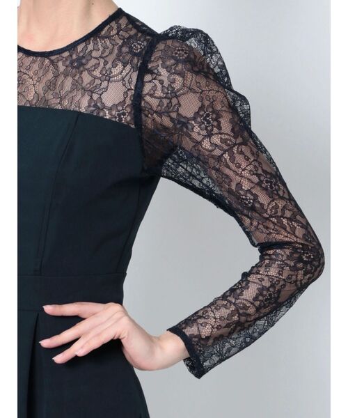 LAGUNAMOON（ラグナムーン）の「【WEB限定】LADYスリーブレースカッティングドレス（ドレス・レディース・ブラック/ネイビー・SMALL/MEDIUM）」の5枚目の写真