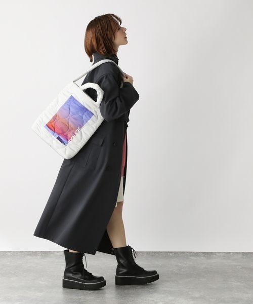 JEANASIS(ジーナシス)の「アートフォトPCエアーバッグ/187440(ショルダーバッグ・レディース・グレー/ブラック・FREE)」の7枚目の写真