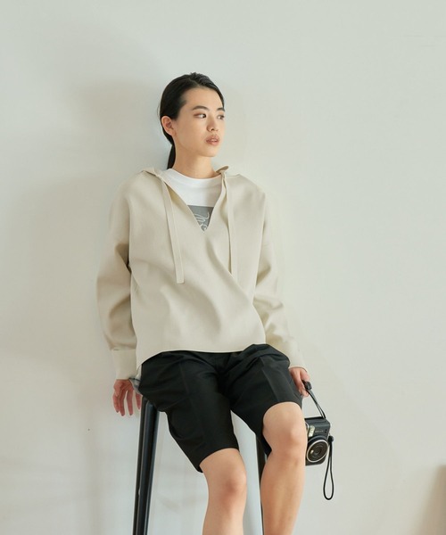 eL（エル）の「【eL】Loose knit Hoodie/184755（ニット/セーター・レディース・ブラック/アイボリー/グレイッシュベージュ・FREE）」の14枚目の写真