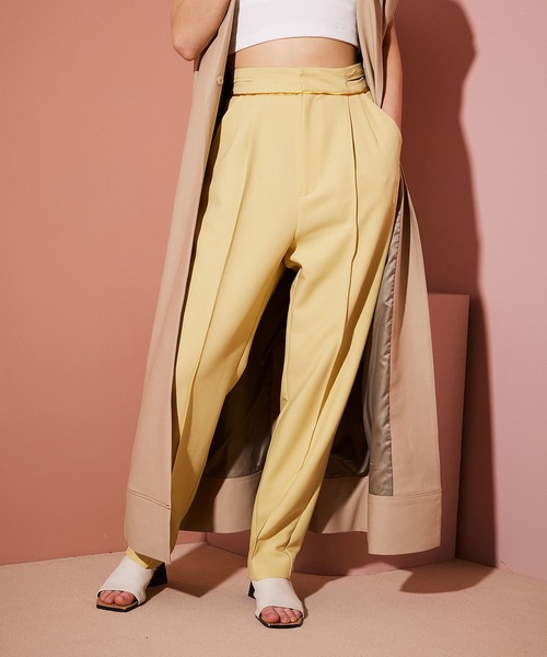 Maisones.（メゾネス）の「Slit Belt Trousers | スリットベルト