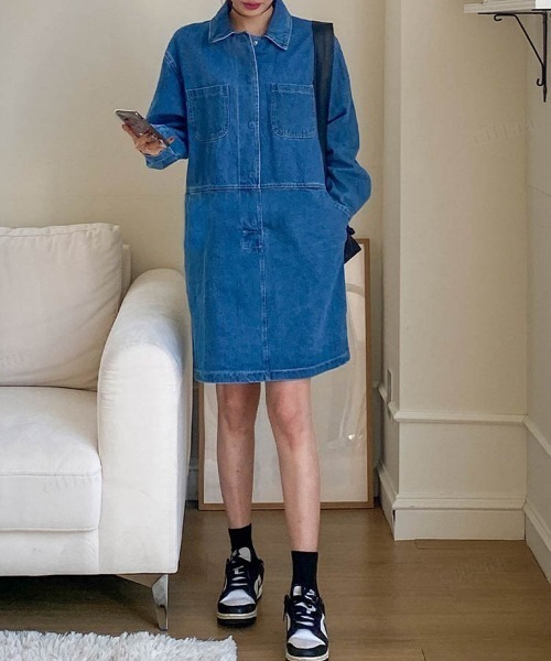 Dalfwin(ダールフィン)の「デニムシャツひざ丈ミニワンピース(ワンピース・レディース・ブルー・FREE)」の12枚目の写真