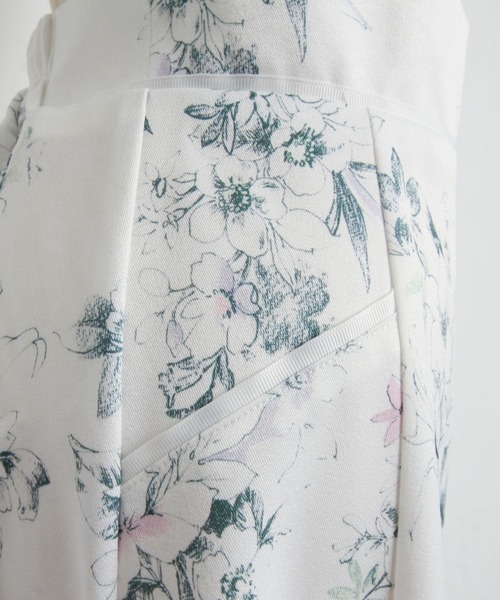tocco closet(トッコ クローゼット)の「グログランテープラインフラワープリントフレアスカート(スカート・レディース・ピンク/ホワイト・M)」の5枚目の写真
