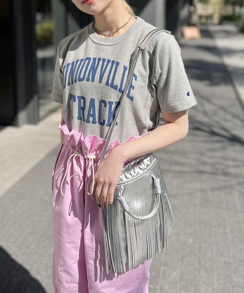 LE VERNIS（ル・ベルニ）の「【LE VERNIS / ル・ベルニ】フリンジショルダー2022-3（ショルダーバッグ・レディース・シルバー/オレンジ/ブラック・FREE）」の4枚目の写真