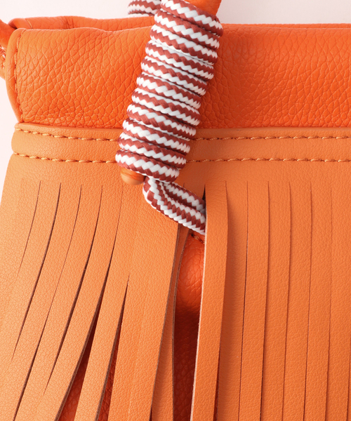 LE VERNIS（ル・ベルニ）の「【LE VERNIS / ル・ベルニ】フリンジショルダー2022-3（ショルダーバッグ・レディース・シルバー/オレンジ/ブラック・FREE）」の20枚目の写真