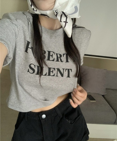 Vipoa(ヴィポア)の「PUBERTYコンパクトTシャツ(Tシャツ/カットソー・レディース・ブルー/グリーン/グレー/ホワイト・FREE)」の2枚目の写真