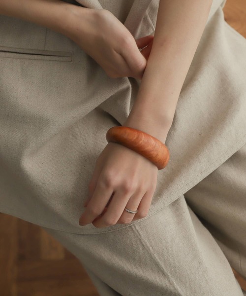 URBAN RESEARCH DOORS（アーバンリサーチドアーズ）の「ウッドバングル（ブレスレット・レディース・ダークブラウン/ブラウン・-）」の5枚目の写真