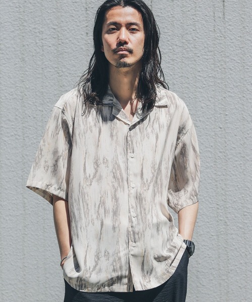 URBAN RESEARCH Sonny Label（アーバンリサーチサニーレーベル）の「エステルプリント総柄ショートスリーブシャツ（シャツ/ブラウス・メンズ・グレー系その他/グリーン系その他/ブルー系その他/ピンク系その他・MEDIUM/LARGE）」の2枚目の写真