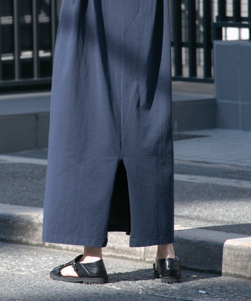 KBF（ケイビーエフ）の「オープンショルダータックワンピース（ワンピース・レディース・アイボリー/ブラック/ネイビー・ONE）」の5枚目の写真