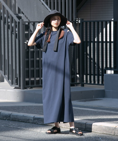 KBF（ケイビーエフ）の「オープンショルダータックワンピース