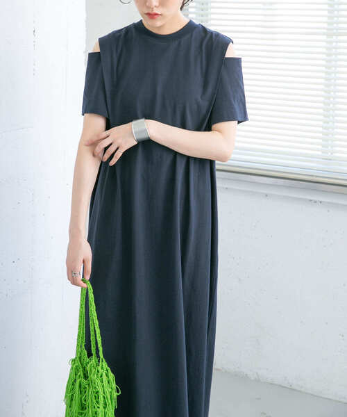 KBF（ケイビーエフ）の「オープンショルダータックワンピース（ワンピース・レディース・アイボリー/ブラック/ネイビー・ONE）」の10枚目の写真