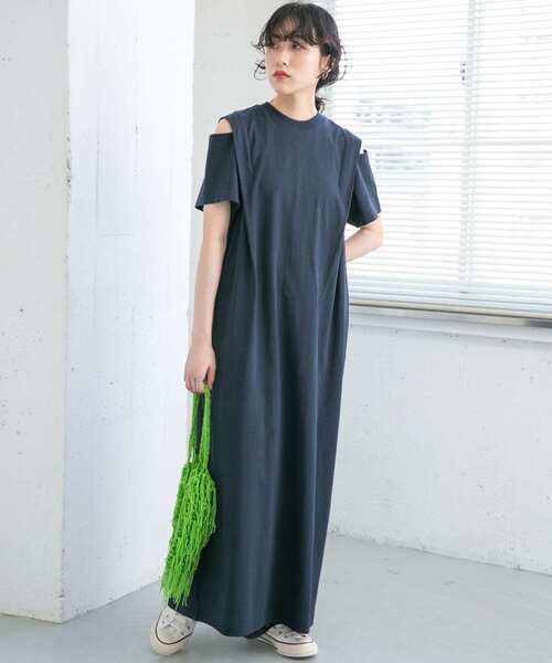 KBF（ケイビーエフ）の「オープンショルダータックワンピース（ワンピース・レディース・アイボリー/ブラック/ネイビー・ONE）」の18枚目の写真