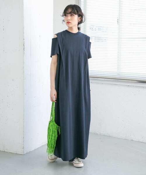 KBF（ケイビーエフ）の「オープンショルダータックワンピース（ワンピース・レディース・アイボリー/ブラック/ネイビー・ONE）」の20枚目の写真