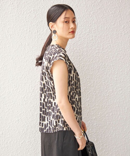 SHIPS（シップス）の「〈手洗い可能〉DEVEAUX 前後 2WAY プリント ブラウス◆（シャツ/ブラウス・レディース・オフホワイト/ブルー・ONE SIZE）」の22枚目の写真