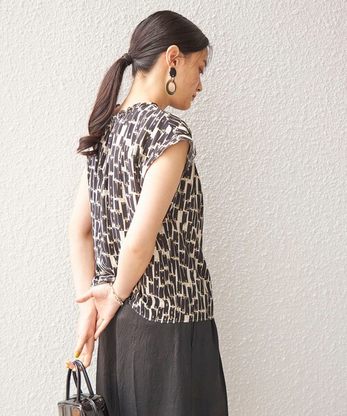 SHIPS（シップス）の「〈手洗い可能〉DEVEAUX 前後 2WAY プリント ブラウス◆（シャツ/ブラウス・レディース・オフホワイト/ブルー・ONE SIZE）」の19枚目の写真