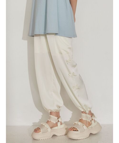 merry jenny（メリージェニー）の「リボンサテンカーゴパンツ（カーゴパンツ・レディース・ブラック/ピンク/アイボリー・FREE）」の13枚目の写真