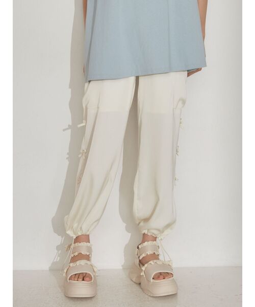 merry jenny（メリージェニー）の「リボンサテンカーゴパンツ（カーゴパンツ・レディース・ブラック/ピンク/アイボリー・FREE）」の8枚目の写真