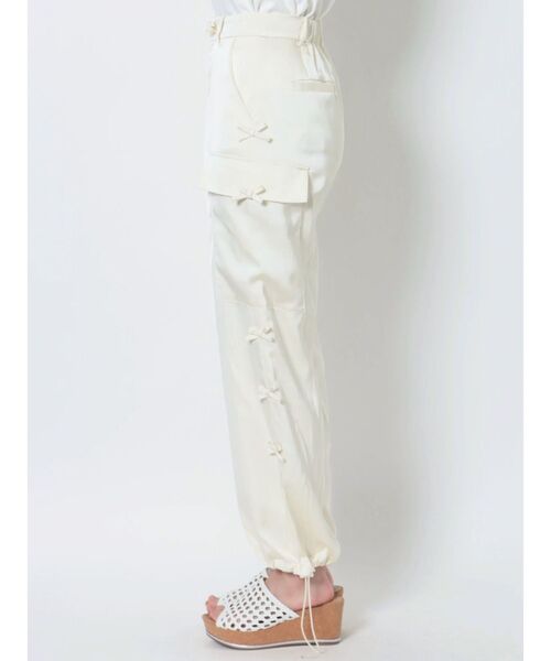 merry jenny（メリージェニー）の「リボンサテンカーゴパンツ（カーゴパンツ・レディース・ブラック/ピンク/アイボリー・FREE）」の6枚目の写真